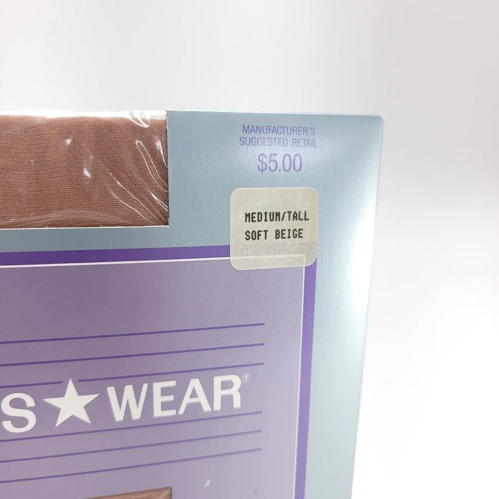 NOS Jones Wear Sheer Pantihose‎ Medium/Tall Soft Beigh Sandalfoot Reinforced NEW